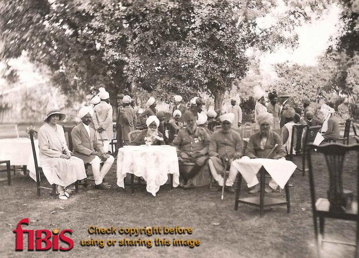 KS Sadulla Khan's tea party Peshawar 1933 4.jpg