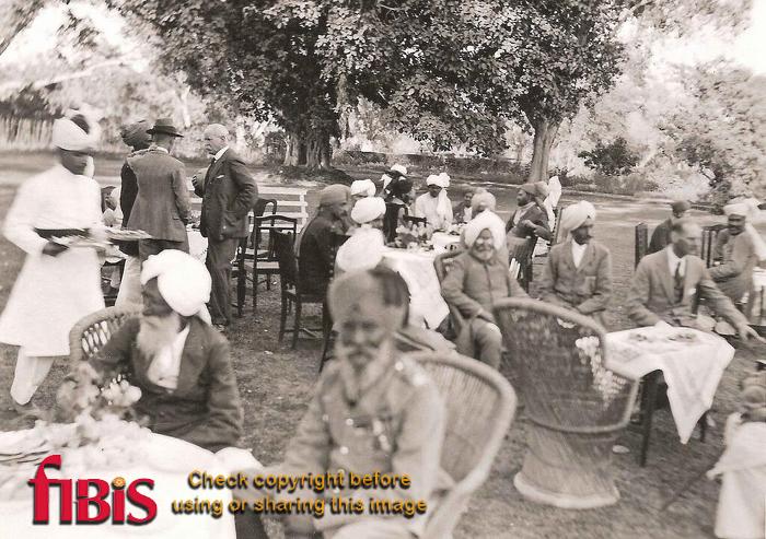 KS Sadulla Khan's tea party Peshawar 1933 7.jpg