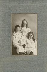 Phyllis, Doris & Marjorie Heron in Simla in 1907