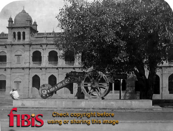 "Zam Zamah" Gun , Lahore 1914