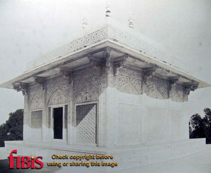 Mausoleum of Prince Itimad ud Daulah, Agra.jpg