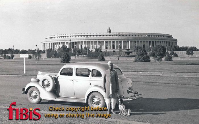Council Building, New Delhi, India December 1936.jpg