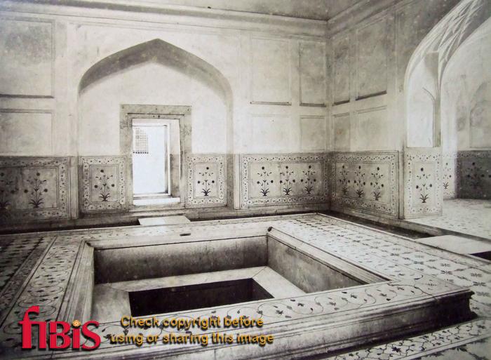 Kings marble bath in the palace Delhi