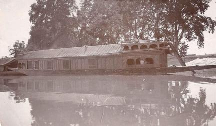 Houseboat, Gunderbal, Kashmir 1905