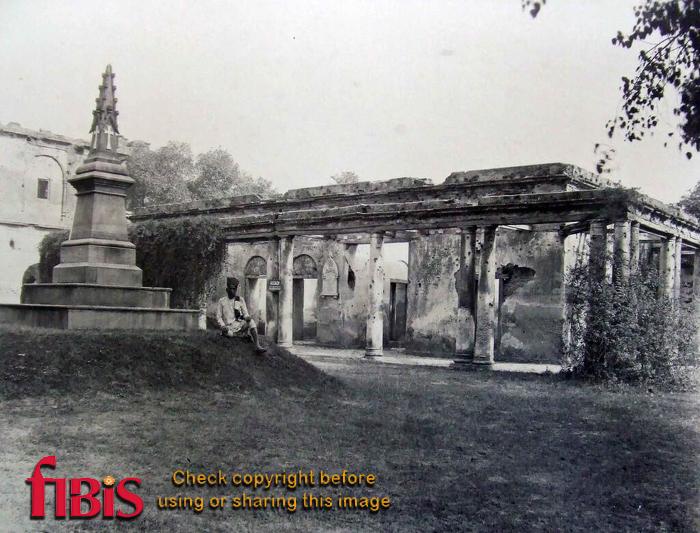Treasury House residency Lucknow, showing Atkin's Memorial.jpg