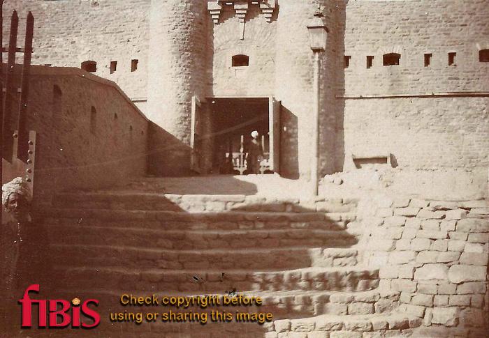 Gate of Fort Chakdara, Malakand December 1909.jpg