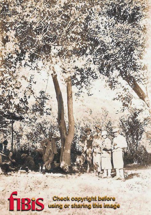 Picnic, India ca 1920