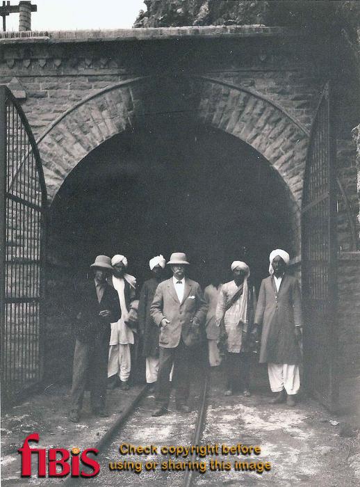 Railway Tunnel, near Landi Kotal 1933.jpg