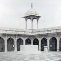 Akbar's Tomb, Secundra showing marble pillar on which the Koh i Noor stood