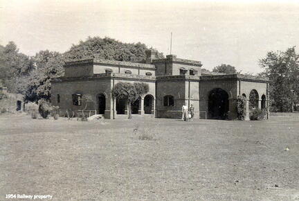 FA3 20 1 1954 Gorakhpur Senior Staff Railway Bungalow 1 