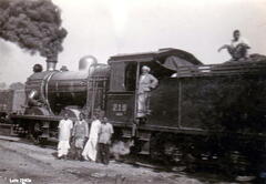 FA3 21 2 1950s Railway staff and engine 